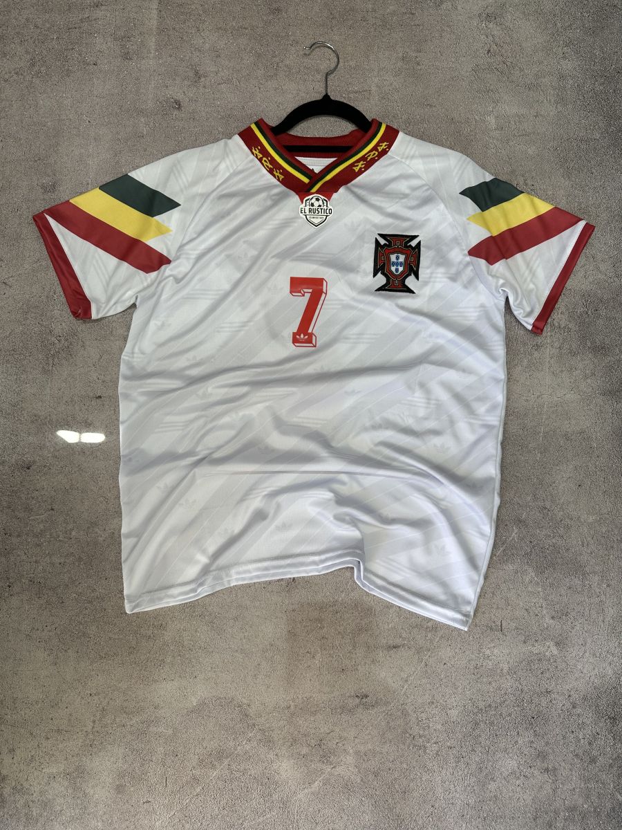 Camiseta Portugal Retro Figo